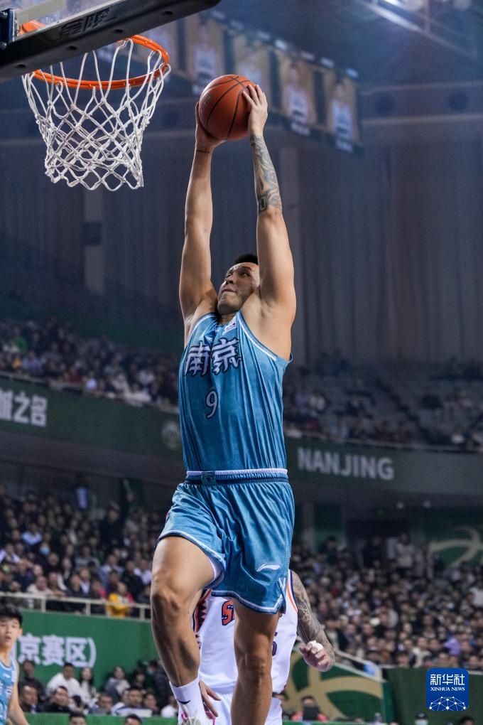 官方：伊斯科与皇家贝蒂斯续约至2028年（皇家贝蒂斯官宣：伊斯科续约至2028年）