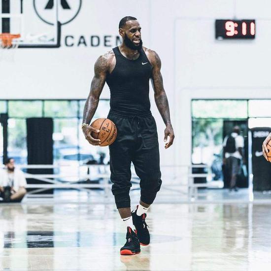 加斯佩里尼：这支罗马能参与多线竞争；冬窗不会为引援而引援（加斯佩里尼：罗马有能力冲击多线；冬窗引援不盲目）