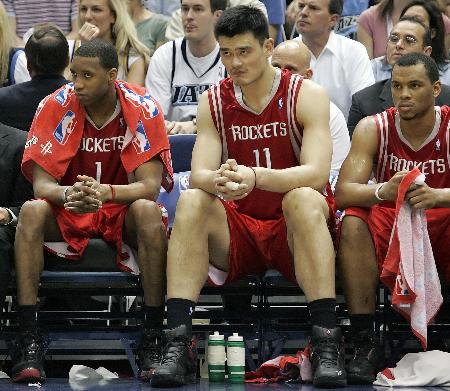 国米三后卫体系滴水不漏（国米三中卫防线固若金汤）