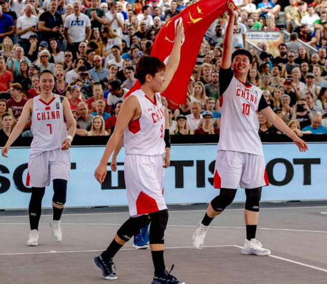 渝媒介绍重庆铜梁龙冲超庆典：也是新股东形象的首次集中展示（渝媒解读重庆铜梁龙冲超庆典：新股东形象首次集中亮相）