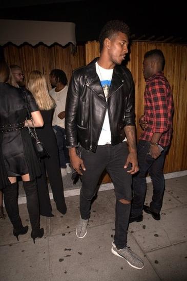 东契奇31+15+11詹皇末节12分，艾顿打爆21中4大帝，湖人力克76人（东契奇31+15+11，詹皇末节独取12分；艾顿压制大帝21投仅4中，湖人击败76人）