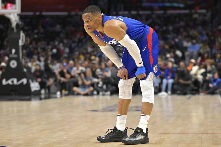 邱彪谈陈林坚首秀三分5中5：他的投篮对于我们非常重要（邱彪：陈林坚首秀三分5投全中，他的投射对球队至关重要）