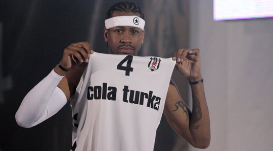 近10年欧冠门将零封率：拉亚54%第1，布冯47%第2，奥纳纳上榜（近十年欧冠门将零封率排名：拉亚54%居首，布冯47%次席，奥纳纳在列）