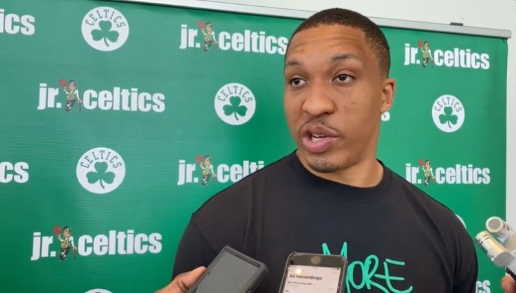 篮球篮网连续输球，主帅承认战术失误（篮网遭遇连败，主帅坦言战术布置有误）