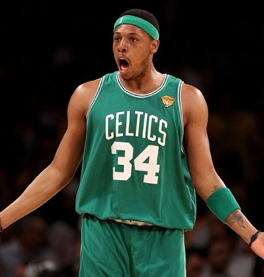 米体：家乡球队维亚雷焦深陷低迷，里皮对球员讲话鼓励他们（米体：家乡队维亚雷焦陷入低谷，里皮发声激励全队）