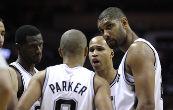 致敬李惠堂，赞助商犀旺送给魏祥鑫一颗柚子足球（犀旺致敬李惠堂，为魏祥鑫赠送一颗柚子足球）